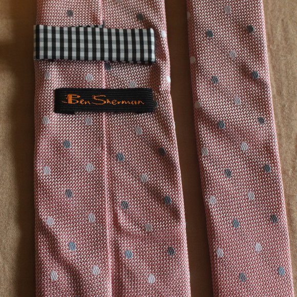 Ben Sherman pink tie polka dots - Picture 3 of 6